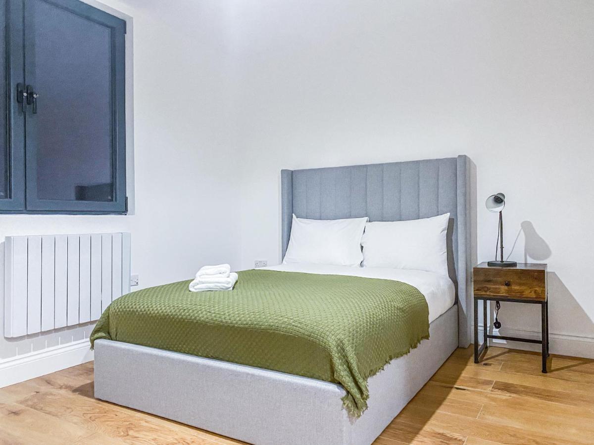 2 Bedroom City Centre Apartment With Parking Bedford Eksteriør bilde